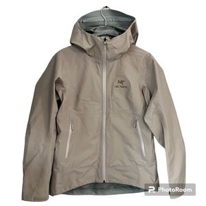 Arcteryx Zeta SL Jacket Waterproof Windbreaker Tan Size Medium
